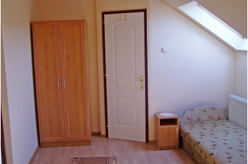 Węgry Privát Hernádszurdok, Zewnątrz